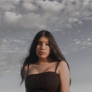 Meet your Posher, Yesenia sarai